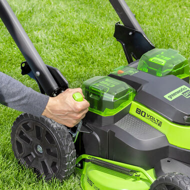 Greenworks 80V 25in Cordless Dual Blade Self Propelled Lawn Mower Kit with 4Ah Battery & Charger, large image number 8
