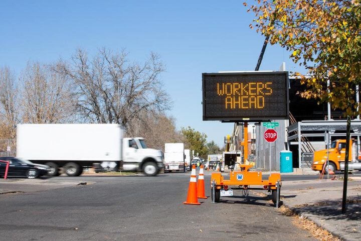 Wanco Metro Matrix Display with Hand Operated Winch - Medium, large image number 2