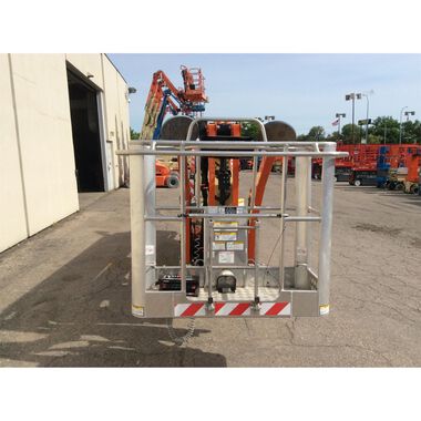 JLG X700AJ 70ft Tracked Articulating Boom Lift - Used 2012, large image number 2