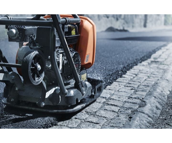 Husqvarna Construction LF 80 LAT 4.8HP 16.54 Inch Gas Powered Compactor Reconditioned, large image number 2