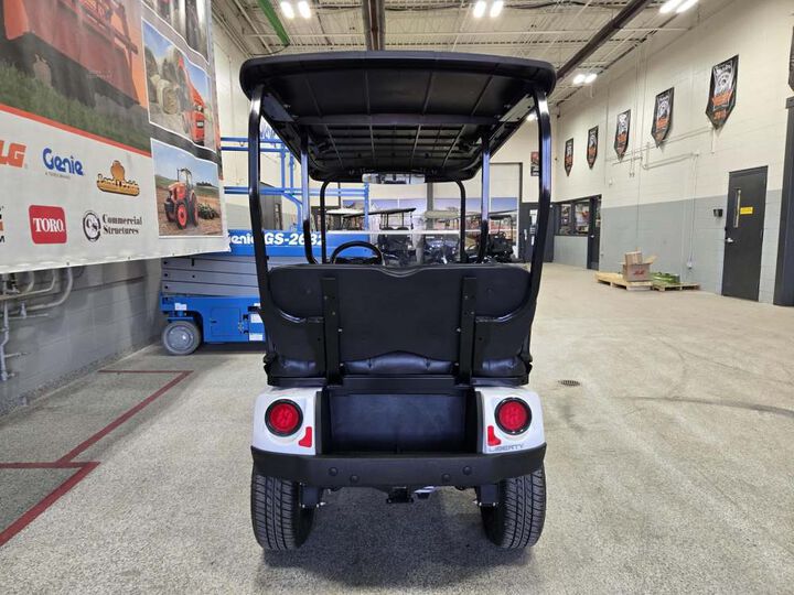 E-Z-GO Liberty Elite 4-Seat Electric Golf Cart Bright White, large image number 6
