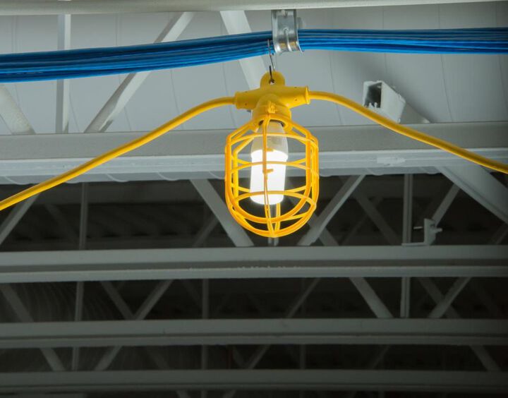 Bergen Industries 100 ft. 14/3 SJTW 10-Cage Temporary Work Light Stringer, large image number 2
