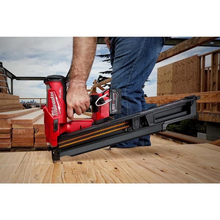 Milwaukee M18 FUEL 21 Degree Framing Nailer Extended Capacity Magazine, large image number 4