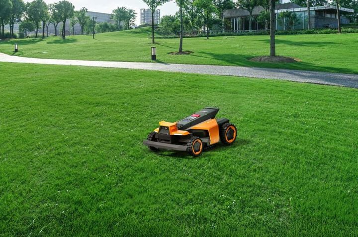 Segway Navimow CM120M1 3 Acre Professional Robotic Mower, large image number 4