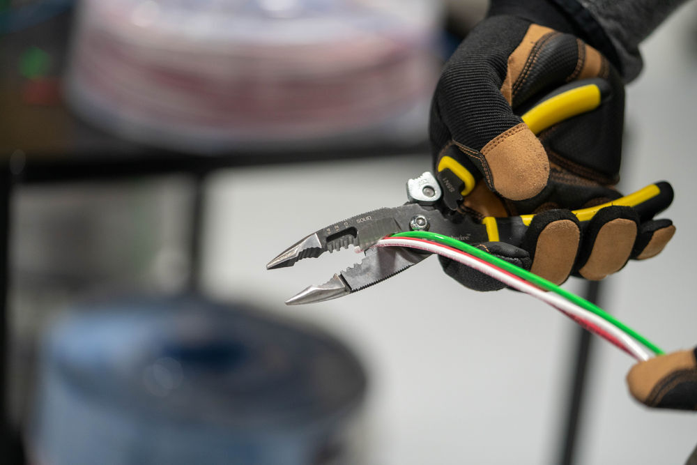Southwire 5 in 1 Multi Tool Pliers, large image number 4