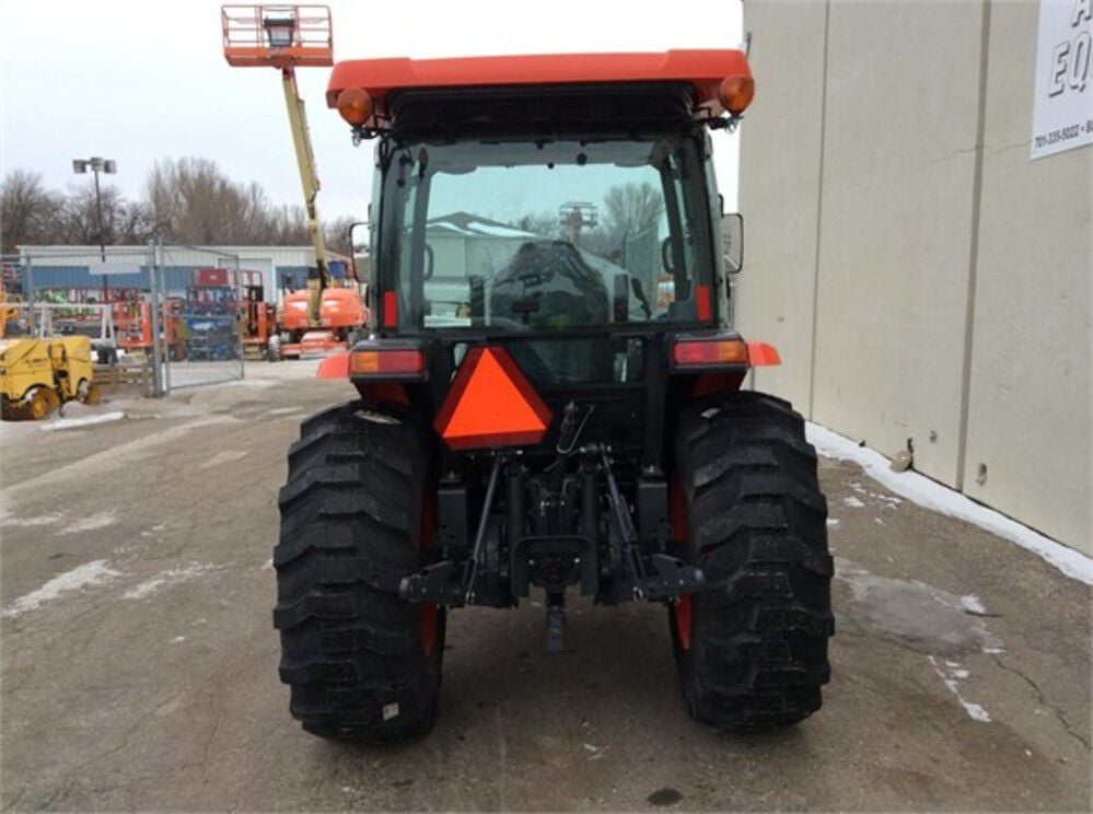 Kubota 40HP Deluxe Utility Tractor - 4WD - Cab with Heat and A/C, large image number 8
