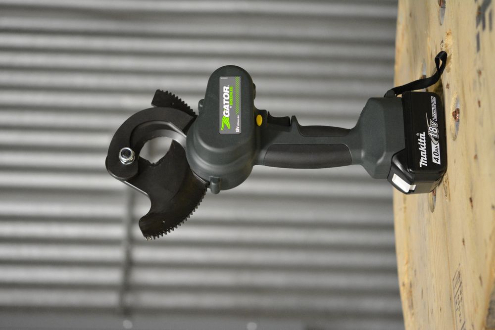 Greenlee Gator Battery Ratchet Cutter Kit with Two 18V 4.Ah Makita Batteries, Charger and Case, large image number 3