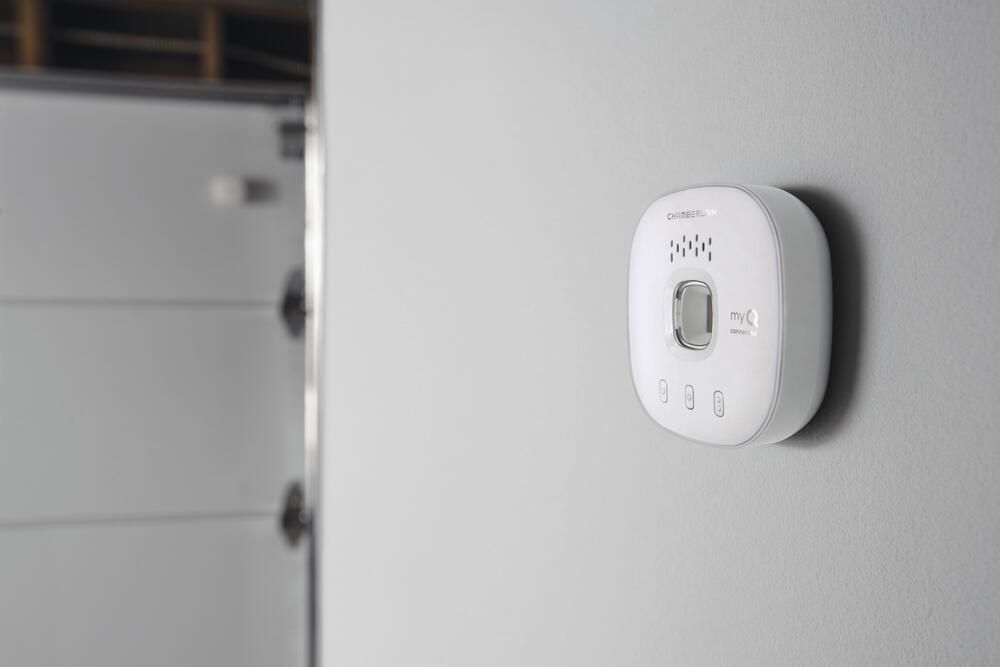 Chamberlain myQ Smart Garage Control, large image number 2