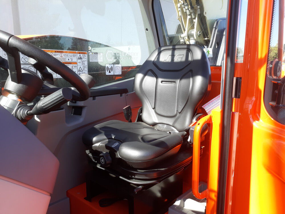 JLG 9000lb/43 Ft. Telehandler, large image number 12