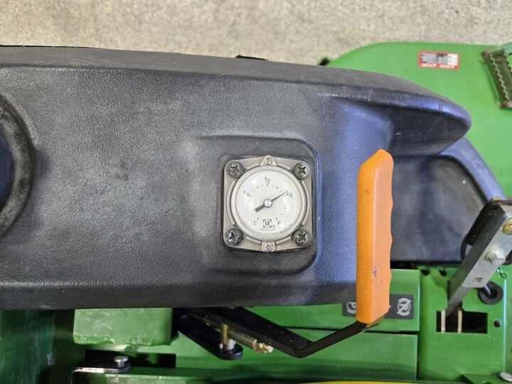 John Deere 997 72 Inch Z-Trak Zero-Turn Mower 2012, large image number 14