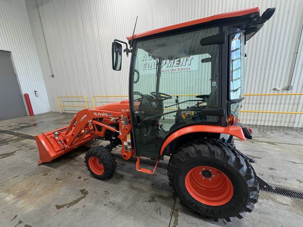 Kubota LX3310HSDC 30.8 HP Compact Utility Tractor 2021, large image number 8