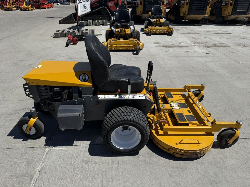Walker B27i 48 Inch 26.5HP Zero-Turn Riding Mower Used 2021, large image number 4