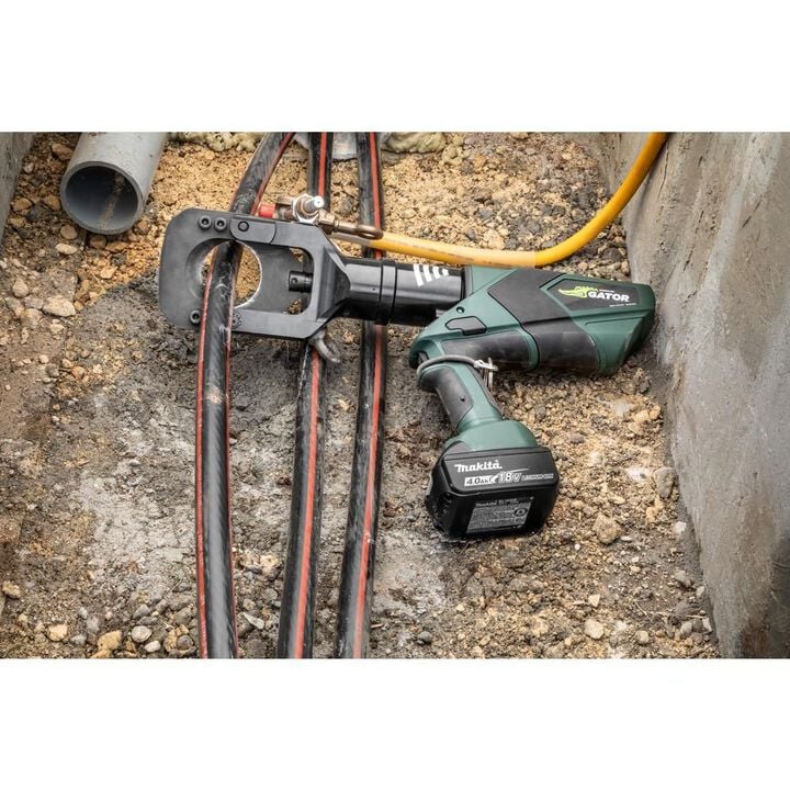 Greenlee 65mm Gator Remote Cable Cutter 230V Charger/Batteries, large image number 1