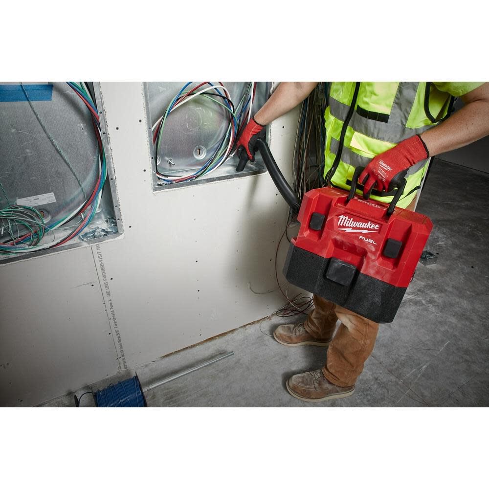 Milwaukee m12 online wet dry vac