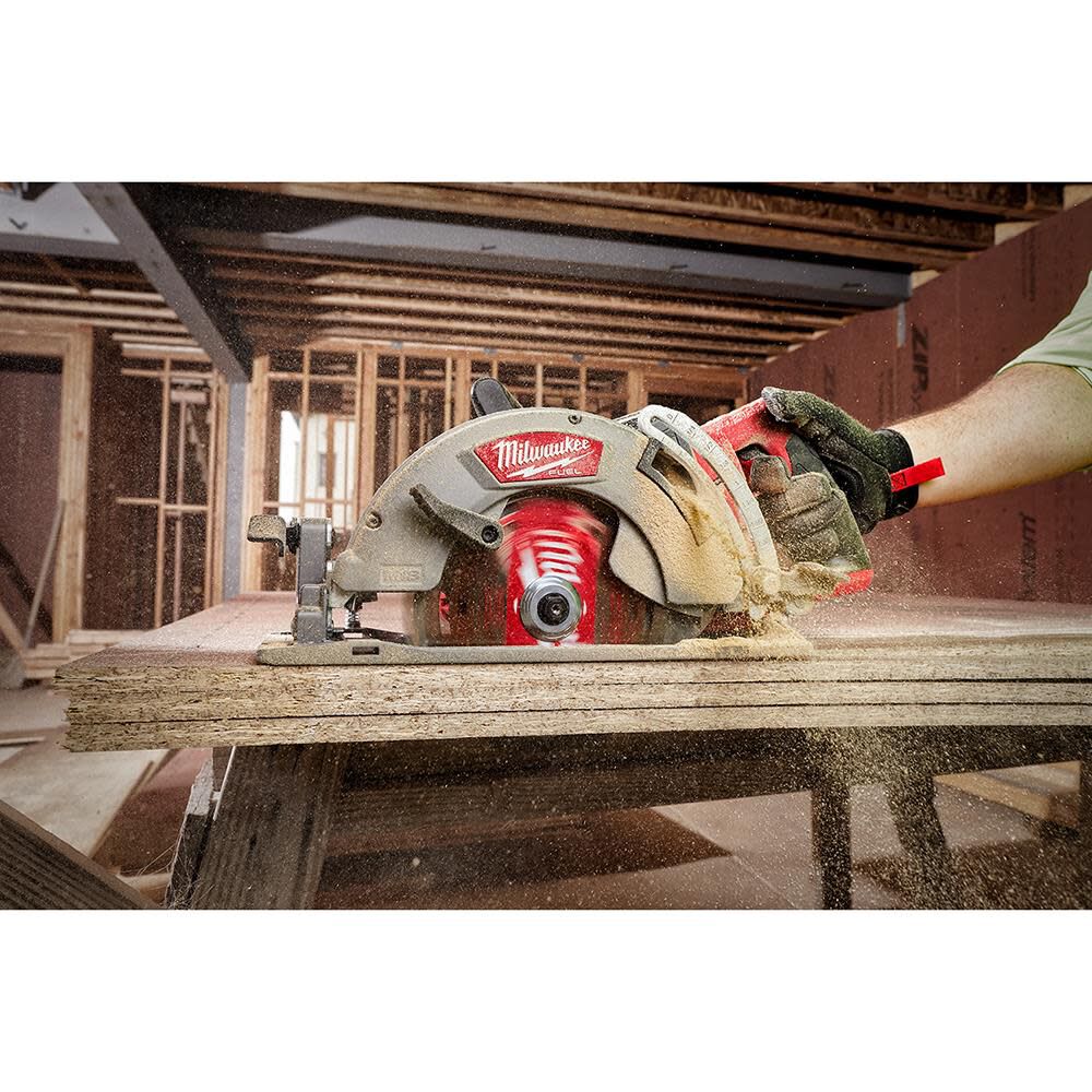 Milwaukee m18 fuel sales rear handle circular saw