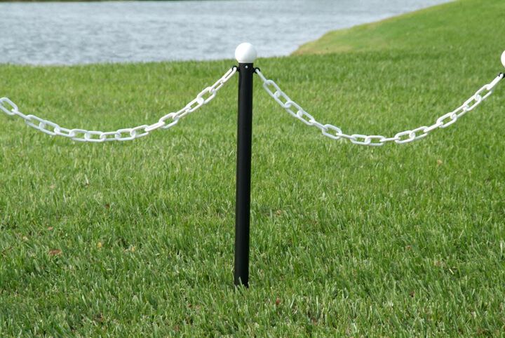 Mr Chain 2 in. (#8 51mm) x 50 ft. White Plastic Barrier Chain, large image number 2