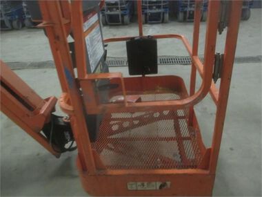 JLG 40' Boom Lift Articulating Electric with Jib E400AJPN - 2011 Used, large image number 8