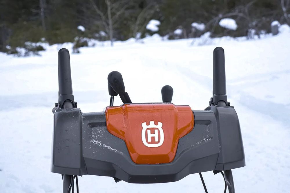 Husqvarna ST 330 Residential Snow Blower 30in 369cc, large image number 10