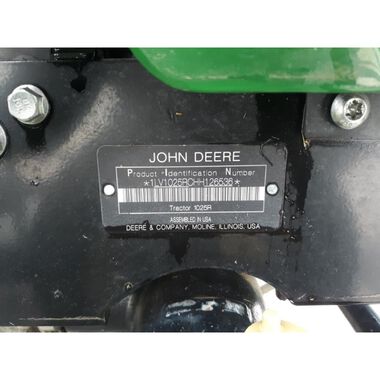John Deere 1025R 23.9HP 1266 cc Diesel Sub-Compact Utility Tractor - 2017 Used, large image number 9