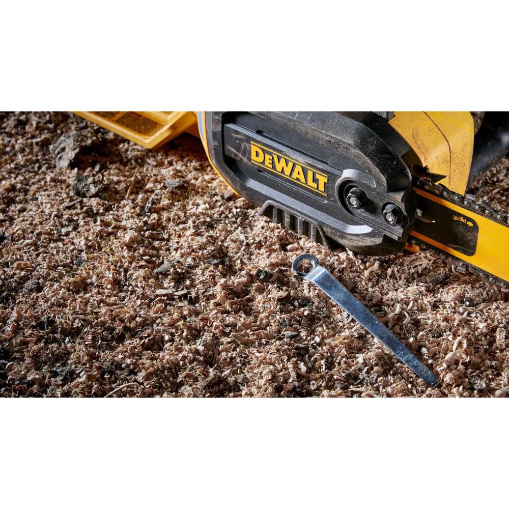 Dewalt battery store powered chainsaw