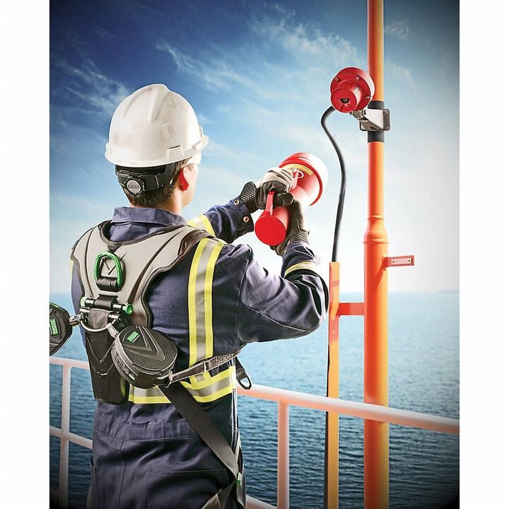 MSA Safety Works V-FLEX 400 Lbs Quick Connect Safety Harness, large image number 4