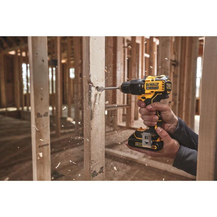 DEWALT ATOMIC 20V MAX Compact Cordless 1/2 in. Hammer Drill/Driver with 20V MAX Battery Bundle, large image number 4