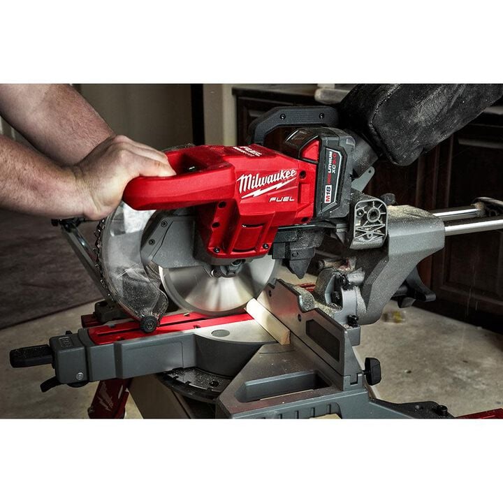 Milwaukee M18 FUEL 7-1/4 Inch Dual Bevel Sliding Compound Miter Saw, Folding Miter Saw Stand, Mounting Brackets, & XC8.0 Starter Kit, large image number 16