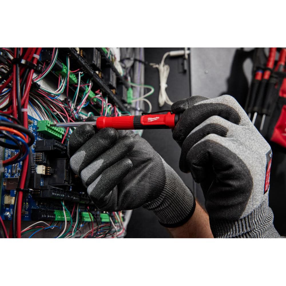 Milwaukee electrician sales screwdriver