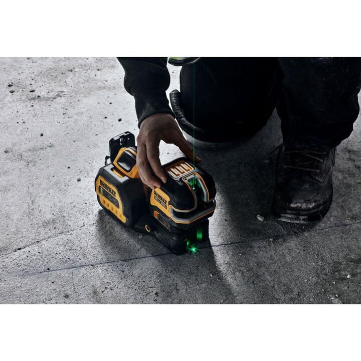 DEWALT 20V MAX 5 Spot Green Line Laser Cordless Kit, large image number 1