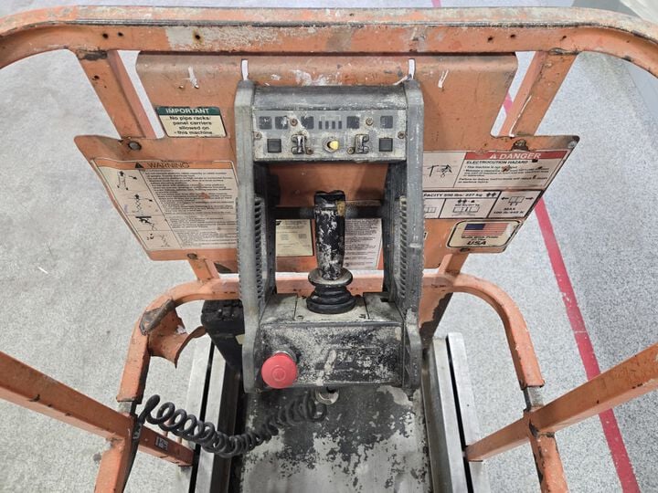 JLG 1930ES 19 Ft 500 Lbs Electric Slab Scissor Lift Used 2008, large image number 10