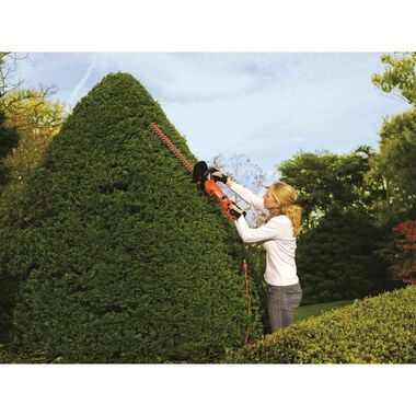 Black and Decker 3.3-Amp 24-in Corded Electric Hedge Trimmer, large image number 1