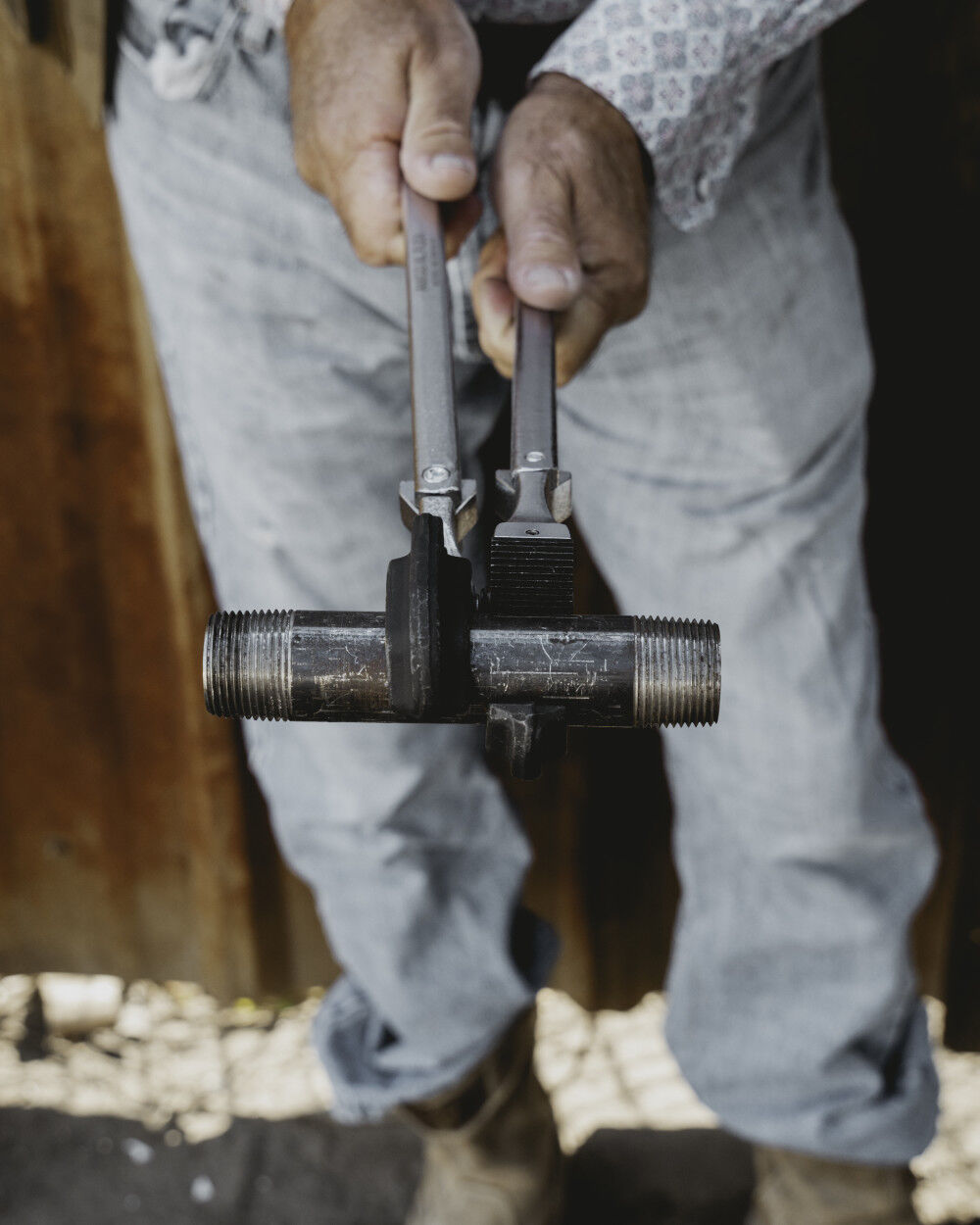 Pipe Vise 1/2 - 1 Inch Pipe Capacity Steel Handle Amigo XL Flex Pipe Wrench, large image number 2
