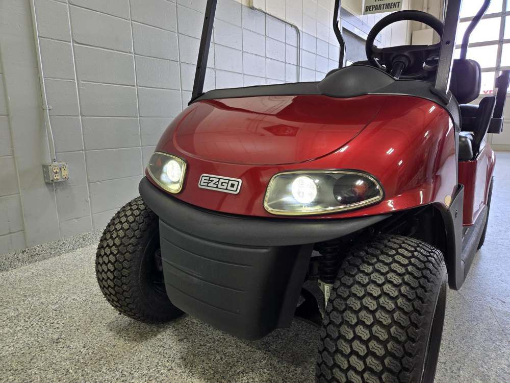 E-Z-GO Valor 4-Seat Electric Golf Cart Inferno Red, large image number 9