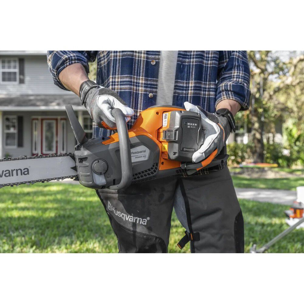 Husqvarna 350i 18 in Bar 36V Li-Ion Battery Chainsaw Bare Tool, large image number 7