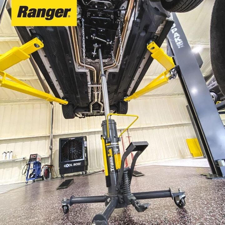 Ranger RTJ-1 1-Ton Capacity Telescoping Transmission Jack, large image number 3