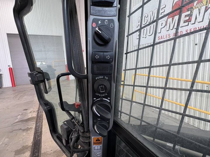 New Holland L334 90HP Wheeled Skid Steer Loader Used 2022, large image number 12