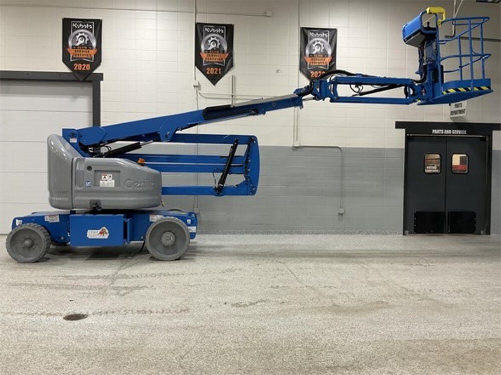 Genie® Z®-40/23 N & Z®-40/23 N RJ Articulated Boom Lift