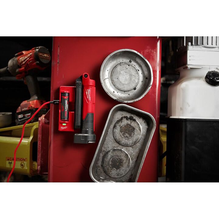 Milwaukee REDLITHIUM USB Stick Light with Magnet & Charging Dock, large image number 9