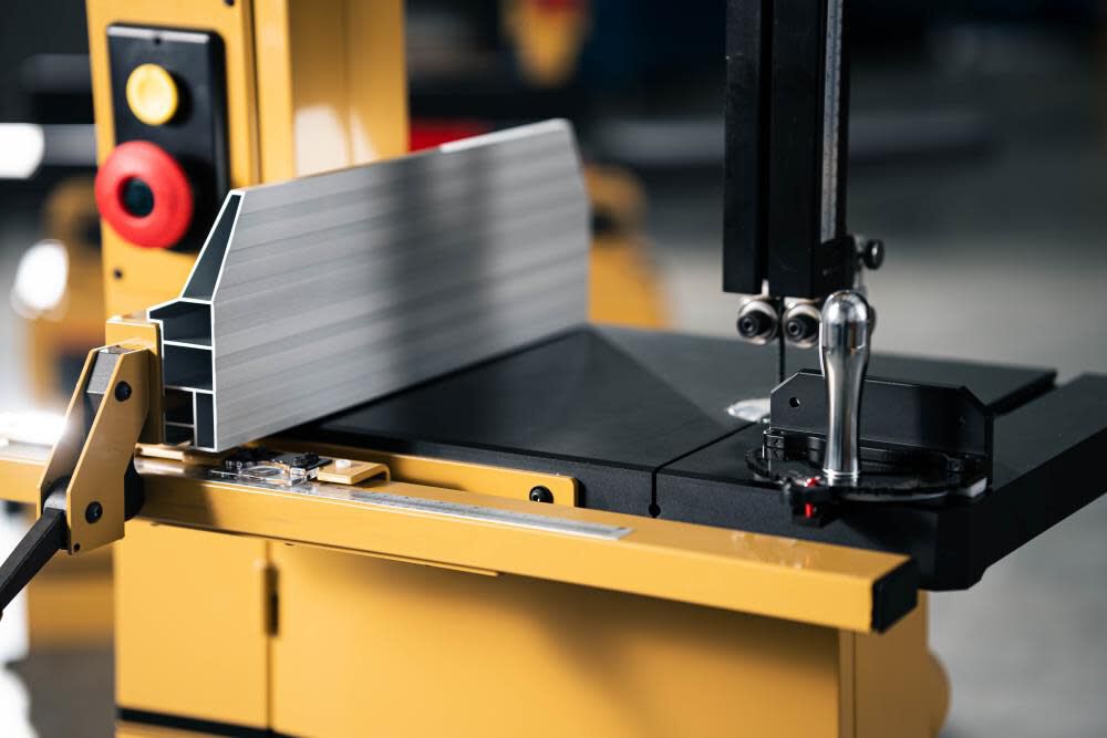 Powermatic outlet 1500 bandsaw