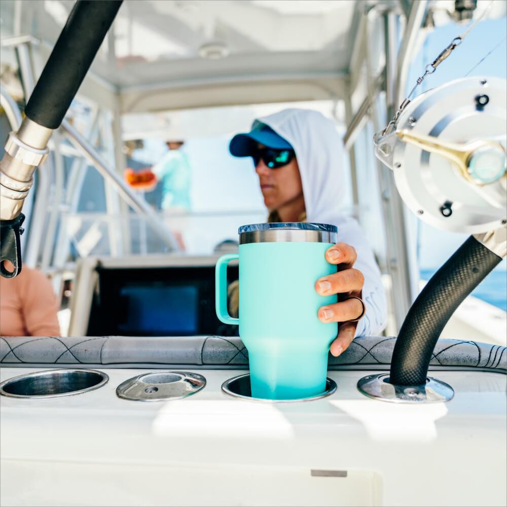 YETI Navy Rambler 30 oz Travel Mug