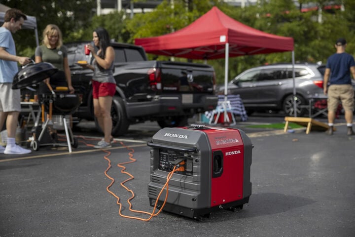 Honda 3,000 Watt Gas Powered 49-State Portable Inverter Generator with CO-Minder, large image number 6