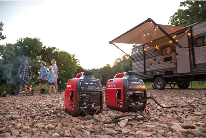 Honda 2,200 Watt Gas Powered 49-State Portable Inverter Generator with CO-Minder, large image number 6