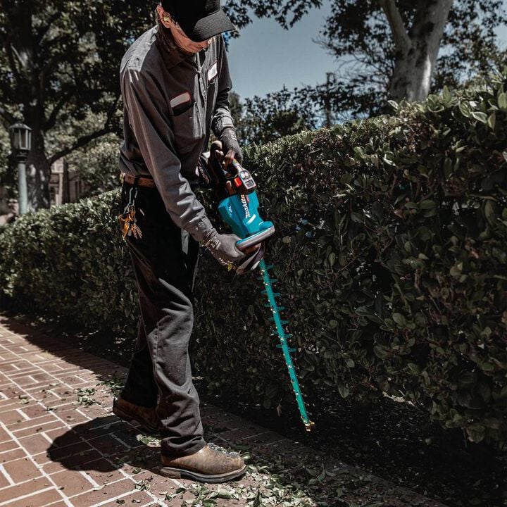Makita 40V max XGT Hedge Trimmer Kit 24in Brushless Cordless, large image number 18