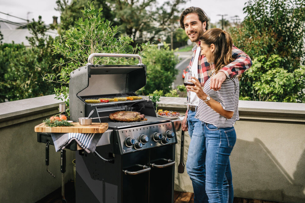 Large gas top barbecue