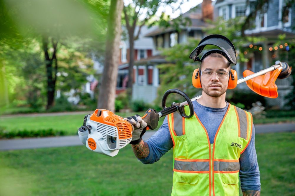 Stihl FS 70R 27.22 cc Straight Shaft Trimmer Gas Powered with Loop Handle, large image number 4