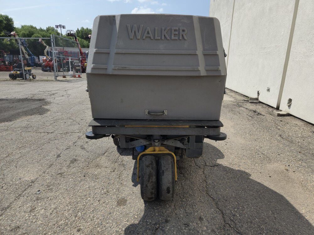 Walker T25I 48 Inch Front Mount Zero-Turn Riding Mower Used 2018, large image number 6