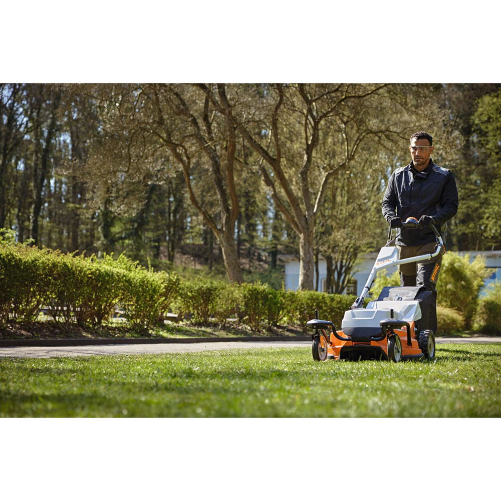 Stihl RMA 765 V 24.8 Inch Cutting Width Cordless Lawn Push Mower (Bare Tool), large image number 4