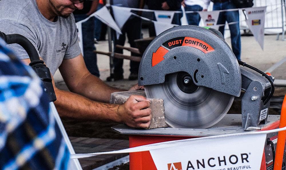 Masonry miter clearance saw
