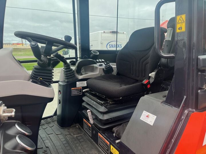 Kubota R640R3 64HP Gasoline-Powered Wheel Loader - Used 2022, large image number 7