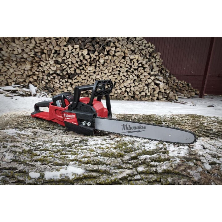 Milwaukee M18 450 CFM Handheld Blower and M18 Fuel 16 Inch Chainsaw Bundle, large image number 18